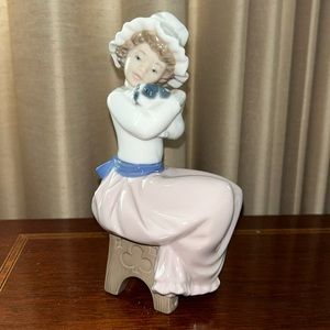 Nao by Lladro figurine